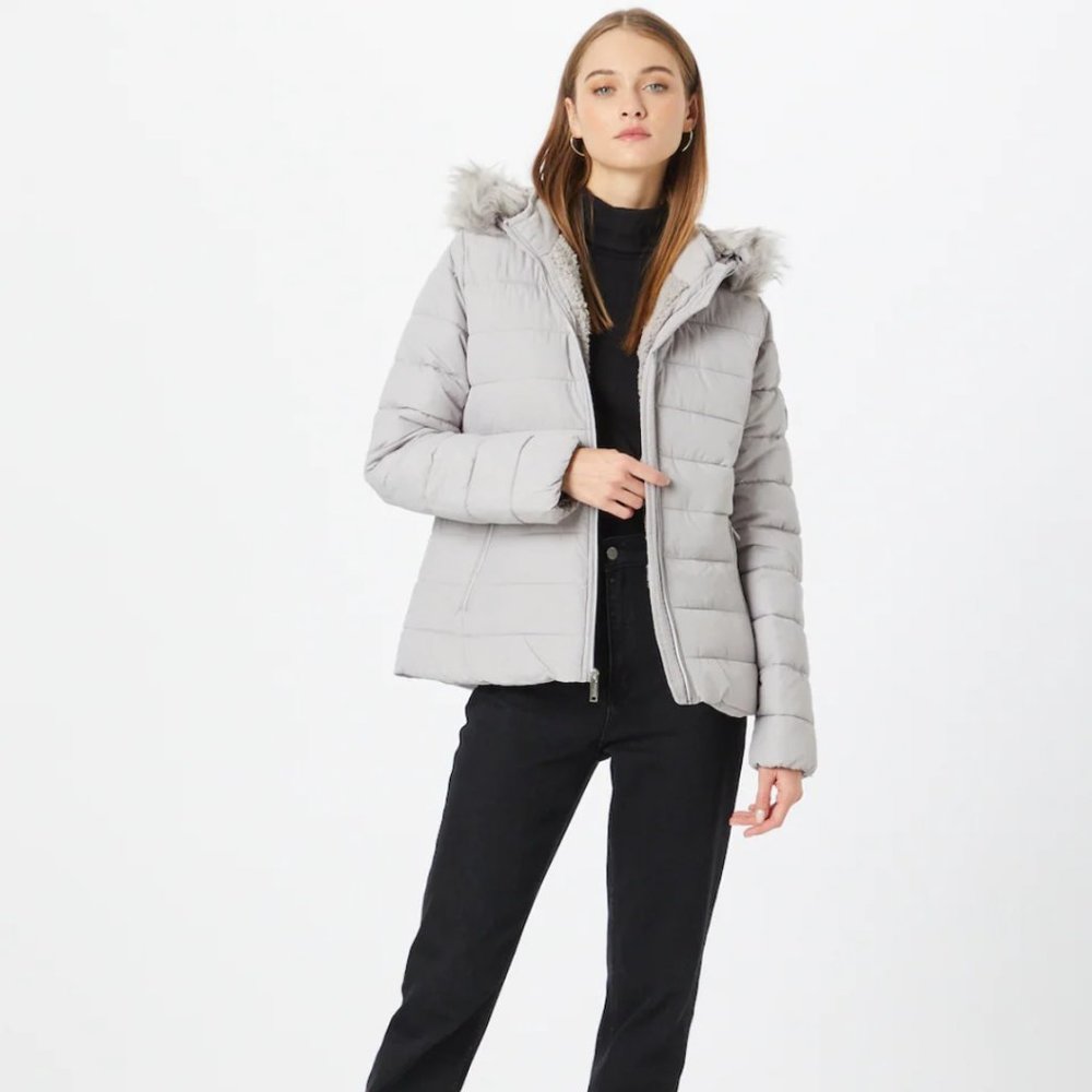 NWT Hollister Women Jacket